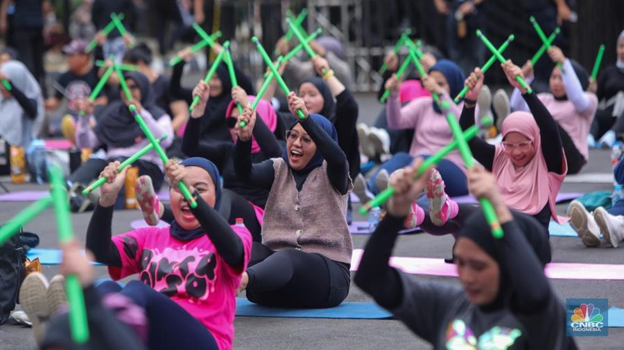 Puluhan balita antusias mengikuti lomba Push Bike kategori 5 tahun di acara Day 2 HUT Transmedia 23 yang dihelat di Istora Senayan, Jakarta, Minggu (15/12/2024). (CNBC Indonesia/Faisal Rahman)