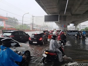 Waspada Selayar-Pangkep Hujan Lebat-Petir Siang Ini, BMKG Perkirakan Meluas ke Makassar