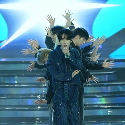 Member SHINee Meriahkan HUT Transmedia ke-23 di Senayan