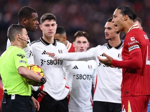 Van Dijk Singgung Kinerja Wasit Usai Liverpool Dijegal Fulham