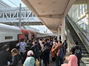 Jelang Libur Sekolah, 60 Ribu Tiket Whoosh Terjual dalam 3 Hari