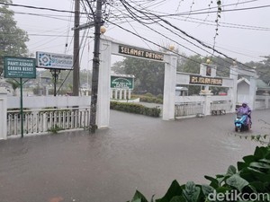 Pasien RS Islam Faisal Makassar Dievakuasi Imbas Banjir, Layanan Tetap Jalan
