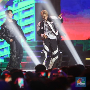 Daebak! Minho SHINee 'Guncang' Puncak Perayaan HUT Ke-23 Transmedia