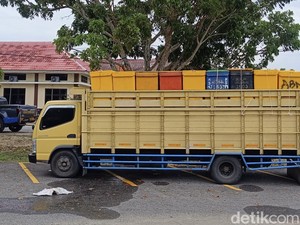 Penampakan Balok Timah Ilegal yang Hendak Diselundupkan di Pelabuhan Bangka