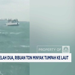 Video: Kapal Tanker Rusia Terbelah Hingga Avanza dan Brio Tersingkir