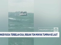 Video: Kapal Tanker Rusia Terbelah Hingga Avanza dan Brio Tersingkir