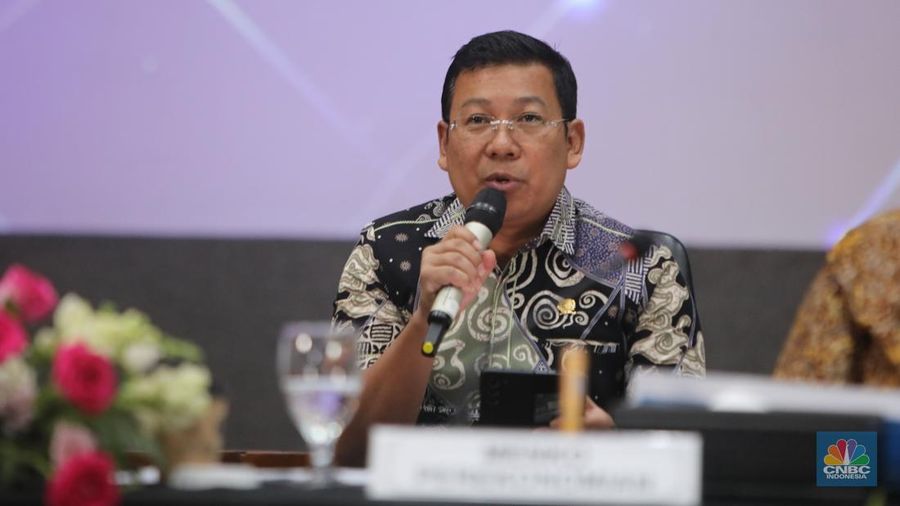 Kepala Badan Pangan Nasional, Arief Prasetyo Adi saat Konferensi Pers Paket Kebijakan Ekonomi: Akselerasi Pertumbuhan Ekonomi Inklusif & Berkelanjutan di Kantor Menkoperekonomian, Jakarta, Senin (16/12/2024). (CNBC Indonesia/Faisal Rahman)