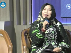 Cerita Kepsek Sri Naikkan Literasi Siswa, Buku Cerita Dipinjamkan Saat Liburan