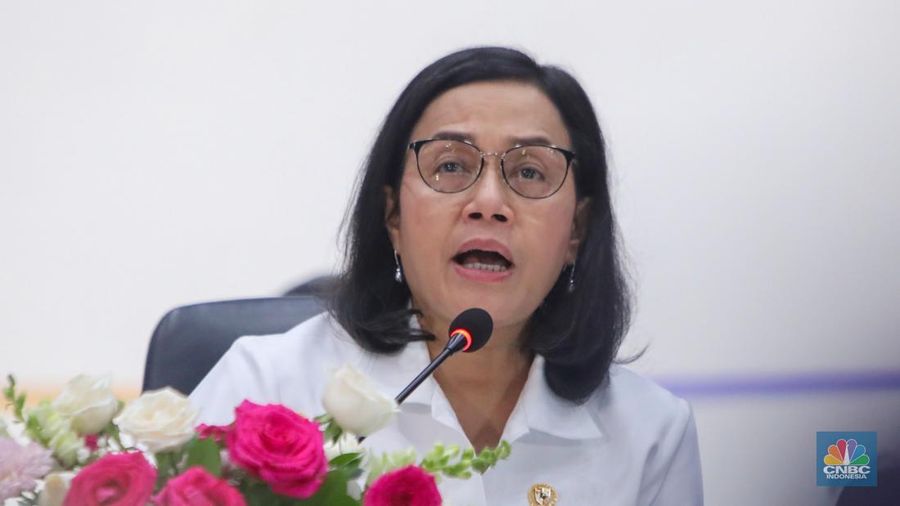 Menteri Keuangan, Sri Mulyani saat Konferensi Pers Paket Kebijakan Ekonomi: Akselerasi Pertumbuhan Ekonomi Inklusif & Berkelanjutan di Kantor Menkoperekonomian, Jakarta, Senin (16/12/2024). (վ/Faisal Rahman)