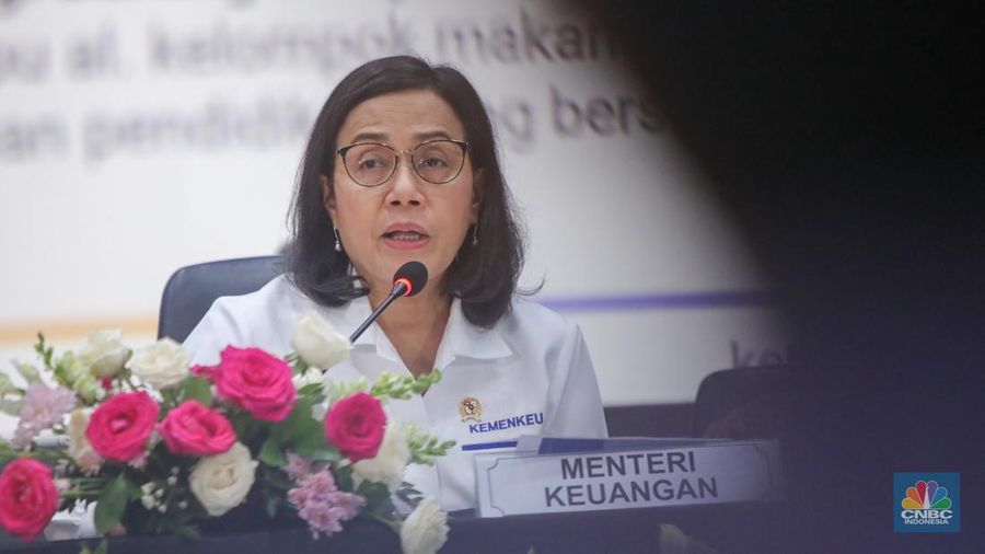 Menteri Keuangan, Sri Mulyani saat Konferensi Pers Paket Kebijakan Ekonomi: Akselerasi Pertumbuhan Ekonomi Inklusif & Berkelanjutan di Kantor Menkoperekonomian, Jakarta, Senin (16/12/2024). (վ/Faisal Rahman)