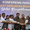 Detik-Detik Airlangga-Sri Mulyani Cs Umumkan Bejibun Insentif di 2025