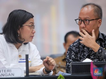 Saat Menperin, Zulhas & Sri Mulyani Ribut Soal Ribuan Kontainer Impor