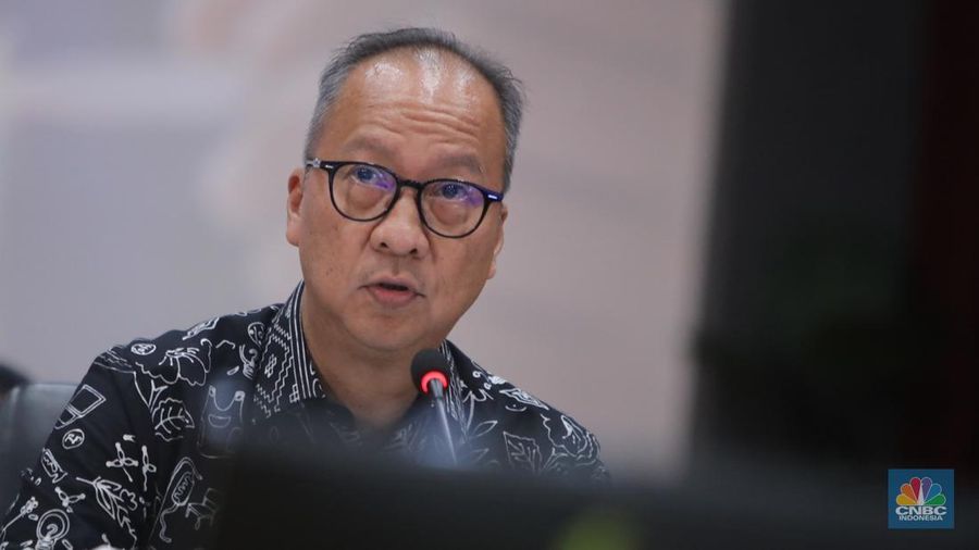 Menteri Perindustrian, Agus Gumiwang saat Konferensi Pers Paket Kebijakan Ekonomi: Akselerasi Pertumbuhan Ekonomi Inklusif & Berkelanjutan di Kantor Menkoperekonomian, Jakarta, Senin (16/12/2024). (CNBC Indonesia/Faisal Rahman)