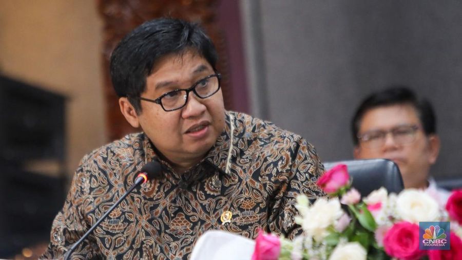Menteri Perumahan dan Kawasan Permukiman, Maruarar Sirait saat Konferensi Pers Paket Kebijakan Ekonomi: Akselerasi Pertumbuhan Ekonomi Inklusif & Berkelanjutan di Kantor Menkoperekonomian, Jakarta, Senin (16/12/2024). (CNBC Indonesia/Faisal Rahman)