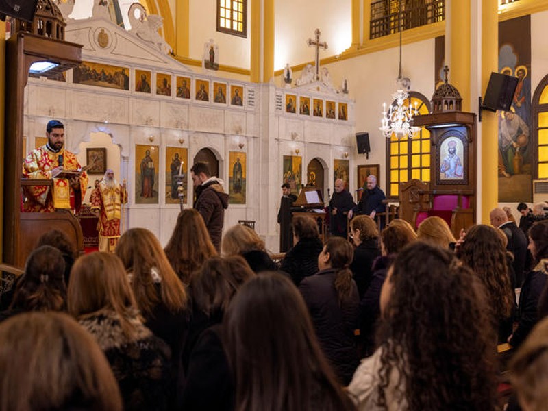 Members of the Orthodox community of Latakia attend a Sunday Mass conducted by Athanasios Fahed, Metropolitan of Latakia and its dependencies for the Greek Orthodox, at St. George's Cathedral in Latakia, Syria, December 15, 2024. REUTERS/Umit Bektas     TPX IMAGES OF THE DAY