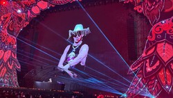 Momen Epik Timmy Trumpet di DWP, Bawa Bernadya hingga Pecahin Botol di Kepala