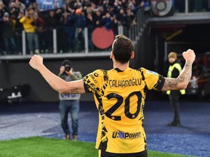 Inter Milan Pesta Gol, Calhanoglu Bikin Torehan 100