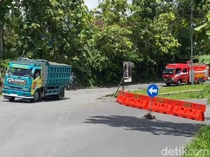 Jalan Kulon Progo-Magelang di Nanggulan Longsor, Ini Alternatifnya