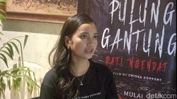 Bulan Sofya Cerita Pengalaman Horor saat Syuting Pulung Gantung
