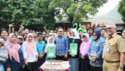 Wamendagri Ingatkan Pentingnya Aksi Proaktif Dukcapil untuk Pemilih Pemula