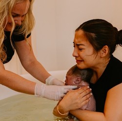 Mengenal Metode Water Birth yang Dipilih Nikita Willy Saat Melahirkan