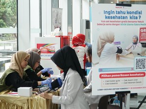 Yakult Indonesia Gelar Pemeriksaan Kesehatan Gratis bagi Karyawan-Warga