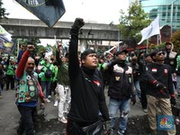 Demo Ojol Besar-besaran Tuntut THR, Begini Reaksi Netizen