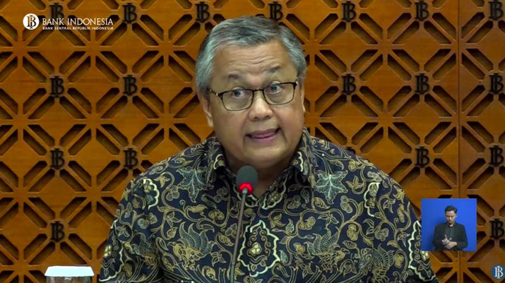 Gubernur Bank Indonesia, Perry Warjiyo saat memberikan Pengumuman Hasil Rapat Dewan Gubernur Bulanan Bulan Desember 2024. (Tangkapan Layar Youtube Bank Indonesia)