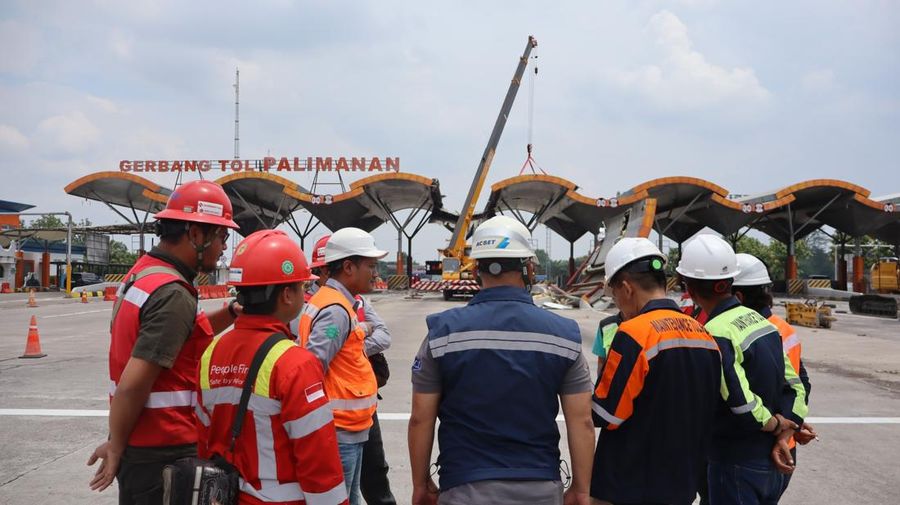 Penampakan Gerbang Tol Palimanan resmi dibongkar. (Astra Tol Cipali)