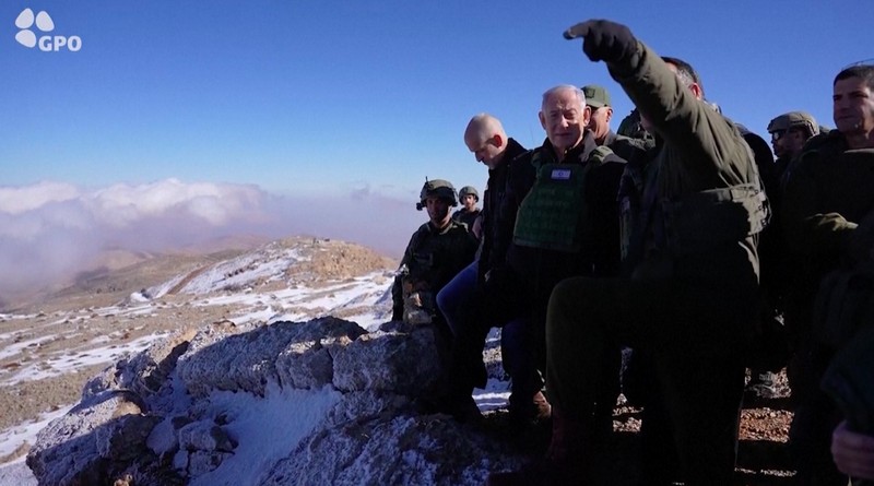 Perdana Menteri Benjamin Netanyahu menyatakan pada Selasa (17/12/2024) bahwa pasukan Israel akan tetap berada di zona penyangga perbatasan Suriah, terutama di puncak Gunung Hermon, Perdana Menteri Benjamin Netanyahu menyatakan pada Selasa (17/12/2024) bahwa pasukan Israel akan tetap berada di zona penyangga perbatasan Suriah, terutama di puncak Gunung Hermon,