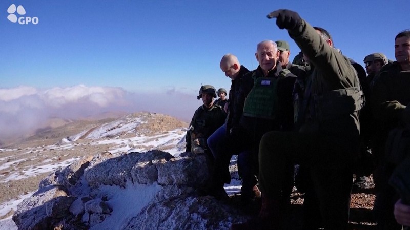 Perdana Menteri Benjamin Netanyahu menyatakan pada Selasa (17/12/2024) bahwa pasukan Israel akan tetap berada di zona penyangga perbatasan Suriah, terutama di puncak Gunung Hermon, 