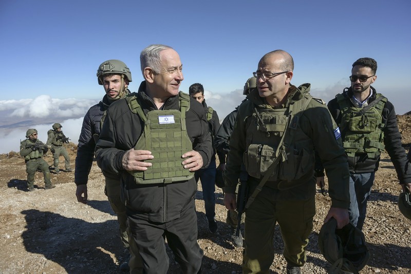 Perdana Menteri Benjamin Netanyahu menyatakan pada Selasa (17/12/2024) bahwa pasukan Israel akan tetap berada di zona penyangga perbatasan Suriah, terutama di puncak Gunung Hermon, Perdana Menteri Benjamin Netanyahu menyatakan pada Selasa (17/12/2024) bahwa pasukan Israel akan tetap berada di zona penyangga perbatasan Suriah, terutama di puncak Gunung Hermon,
