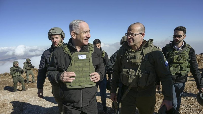 Perdana Menteri Benjamin Netanyahu menyatakan pada Selasa (17/12/2024) bahwa pasukan Israel akan tetap berada di zona penyangga perbatasan Suriah, terutama di puncak Gunung Hermon, 