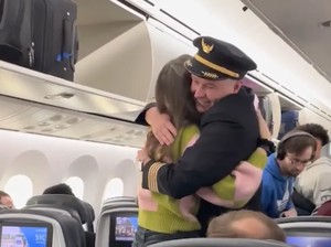 Pertemuan Haru Pilot dengan Pendonor Tulang Sumsum