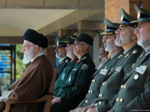 Setelah Jatuhnya Rezim Assad di Suriah, Akankah Rezim Iran Menyusul Tumbang?