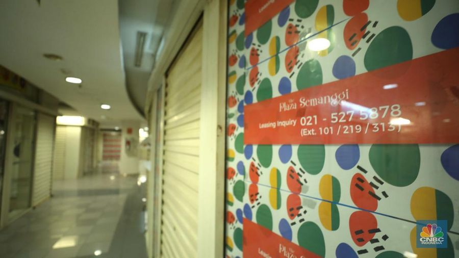 Sunyi Sepi Mal Plaza Semanggi di Jakarta. (CNBC Indonesia/Tri Susilo)