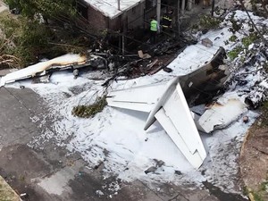 Video: Penampakan Pesawat Tabrak Rumah-Terbakar di Argentina