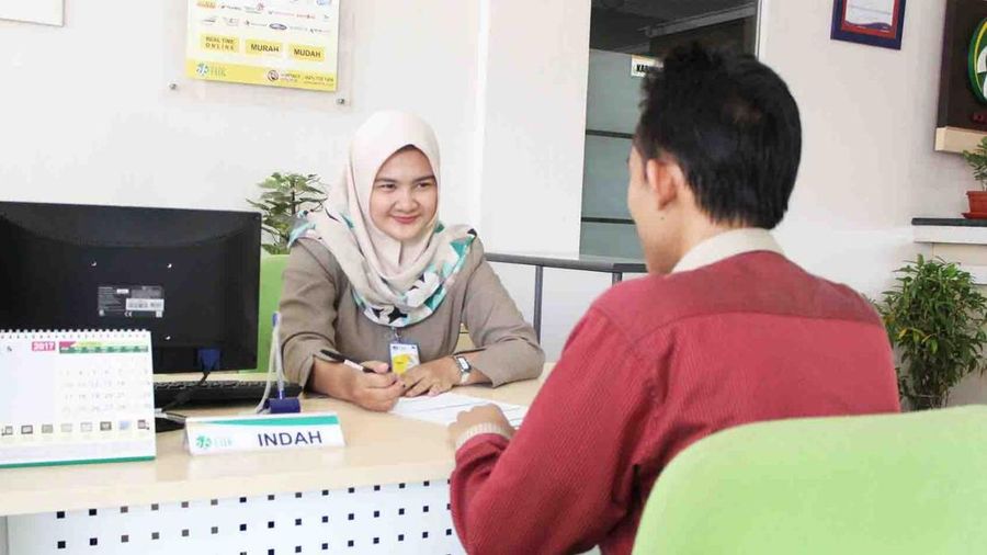 Foto: Ilustrasi aktivitas di salah satu kantor BPRS Harta Insan Karimah. (Dokumentasi BPRS Harta Insan Karimah)