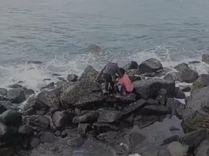 Korban Tewas Terjatuh dari Tebing Pantai Semeti Ternyata Siswi SMKN 1 Gerung
