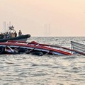 Kapal Angkatan Laut Tabrak Feri Penumpang, 13 Orang Tewas