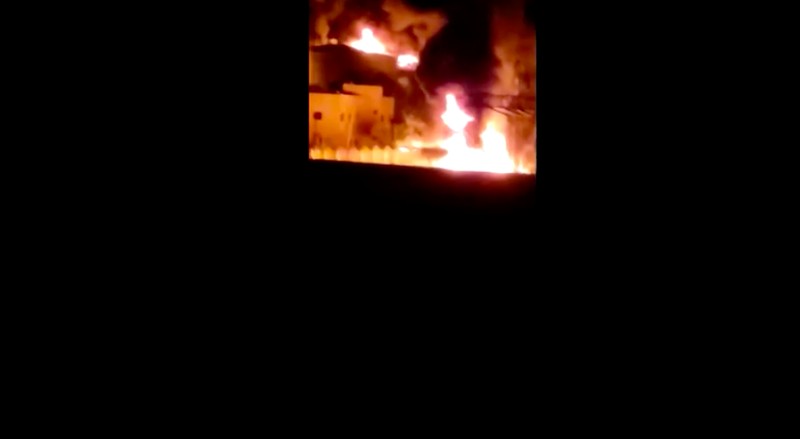 ISRAEL-PALESTINIANS/YEMEN-STRIKES Smoke and flames rise from the premises of the Hezyaz Central generating station in Sanaa Governorate, Yemen in this screengrab obtained from social media video released December 19, 2024. Social Media/via REUTERS THIS IMAGE HAS BEEN SUPPLIED BY A THIRD PARTY. NO RESALES. NO ARCHIVES.