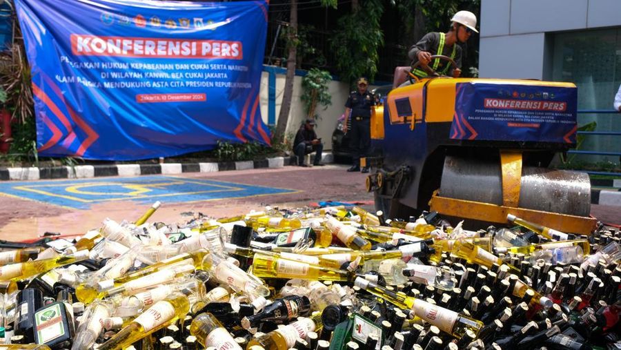 Kantor Wilayah Bea Cukai Jakarta menggelar Operasi Gempur bersama Polri, Kejaksaan, TNI hingga Pemerintah Provinsi untuk menindak sejumlah barang ilegal dan terlarang selama periode Oktober-Desember 2024. (doc DJBC)