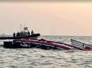 Video: Tabrakan Kapal Angkatan Laut Vs Kapal Wisatawan di India, 13 Orang Tewas