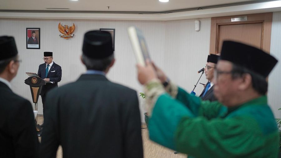 Menteri Koordinator Bidang Pangan (Menko Pangan), Zulkifli Hasan resmi melantik sejumlah pejabat pimpinan tinggi madya di Kementerian Koordinator (Kemenko) Bidang Pangan, Rabu (18/12/2024) kemarin. (Dok. Humas Kemenko Pangan)