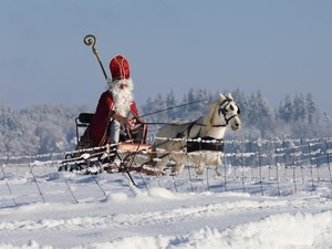 Santa Klaus dan Sinterklas Sama atau Beda? Ini Sejarahnya