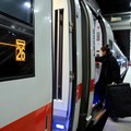 Penumpang Selamat Setelah Gelantungan di Kereta Cepat-Polisi Bertindak