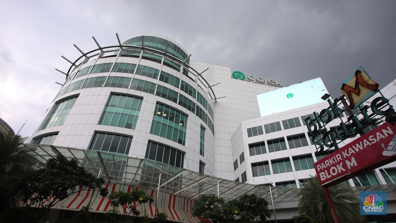 Suasana pusat perbelanjaan Pasaraya Blok M di Jakarta, Kamis (19/12/2024). Pasaraya Blok M yang meruapakan salah satu ikon mal di Jakarta Selatan kini kondisinya memprihatinkan dan sepi pengunjung. (CNBC Indonesia/Faisal Rahman)