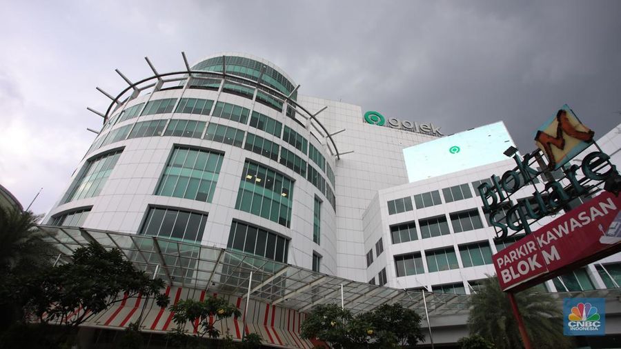 Suasana pusat perbelanjaan Pasaraya Blok M di Jakarta, Kamis (19/12/2024). Pasaraya Blok M yang meruapakan salah satu ikon mal di Jakarta Selatan kini kondisinya memprihatinkan dan sepi pengunjung. (CNBC Indonesia/Faisal Rahman)