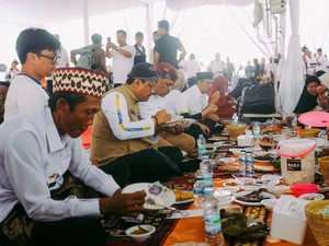 Kenduri Rakyat Meriahkan Hari Kesetiakawanan Sosial Nasional di Bumi Arum