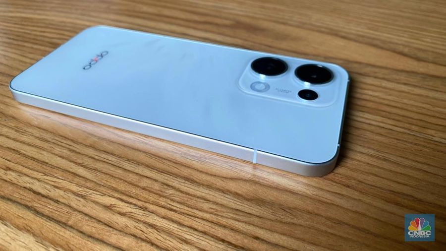 Oppo Reno 13 5G. (CNBC Indonesia/Novina)